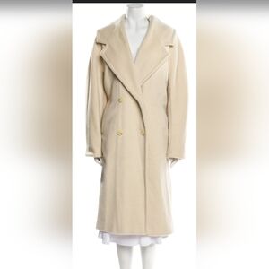 Max Mara HOT ITEM! The ORIGINAL Double Breasted Icon Coat in Neutral. Sz 6/38.